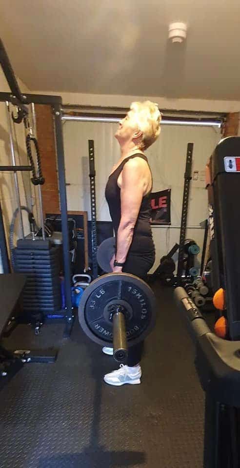 Caroline Deadlifting